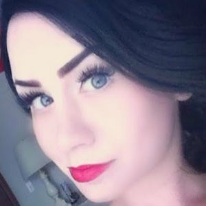 Meet your Posher, Simone